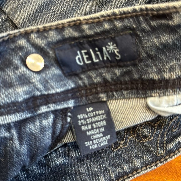 Delia*s Taylor jeans, size 1 Petite, Great condition! - Picture 4 of 4